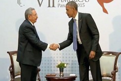 Rukovanje Obame i Raula Castra na samitu Organizacije Američkih Država u Panami/ Screenshot Fox News