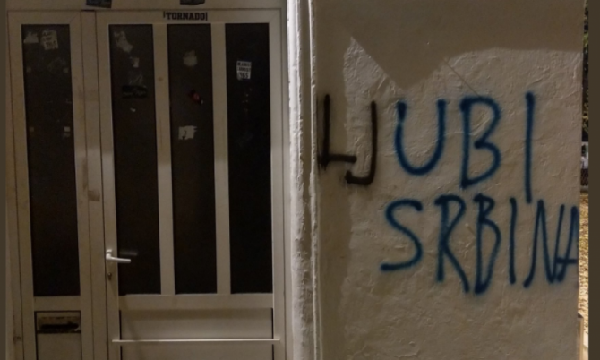 "Ljubi Srbina" u Zadru (Foto: Jure Zubčić, Facebook)